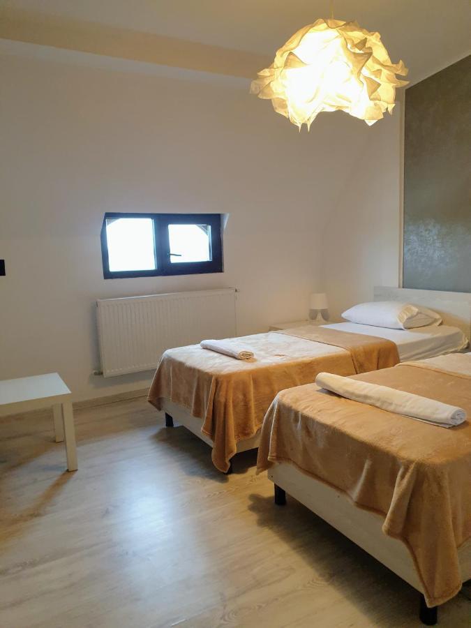 Hotel Queen Bucarest Extérieur photo