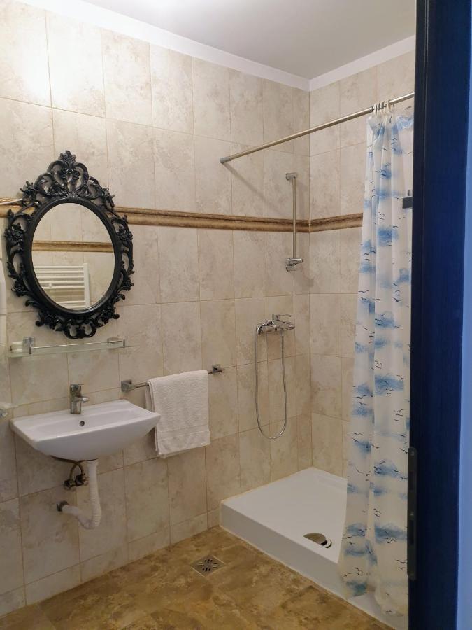 Hotel Queen Bucarest Extérieur photo