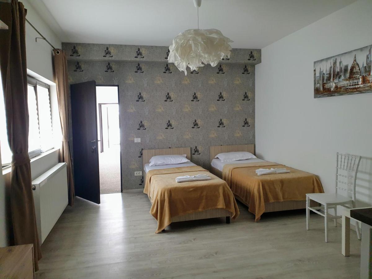 Hotel Queen Bucarest Extérieur photo