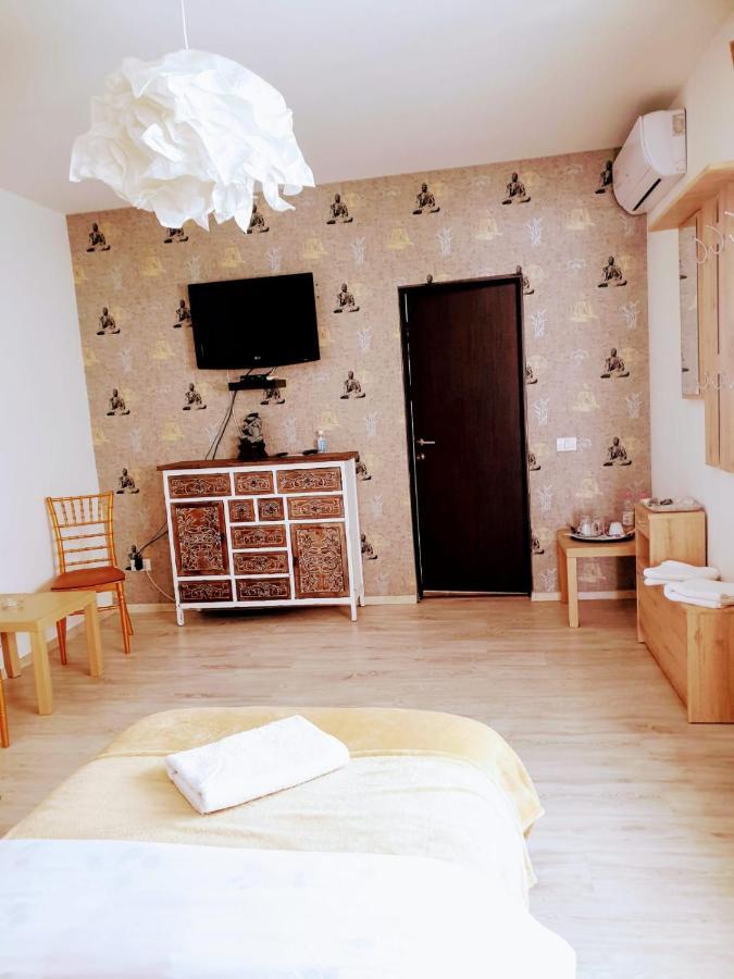 Hotel Queen Bucarest Extérieur photo